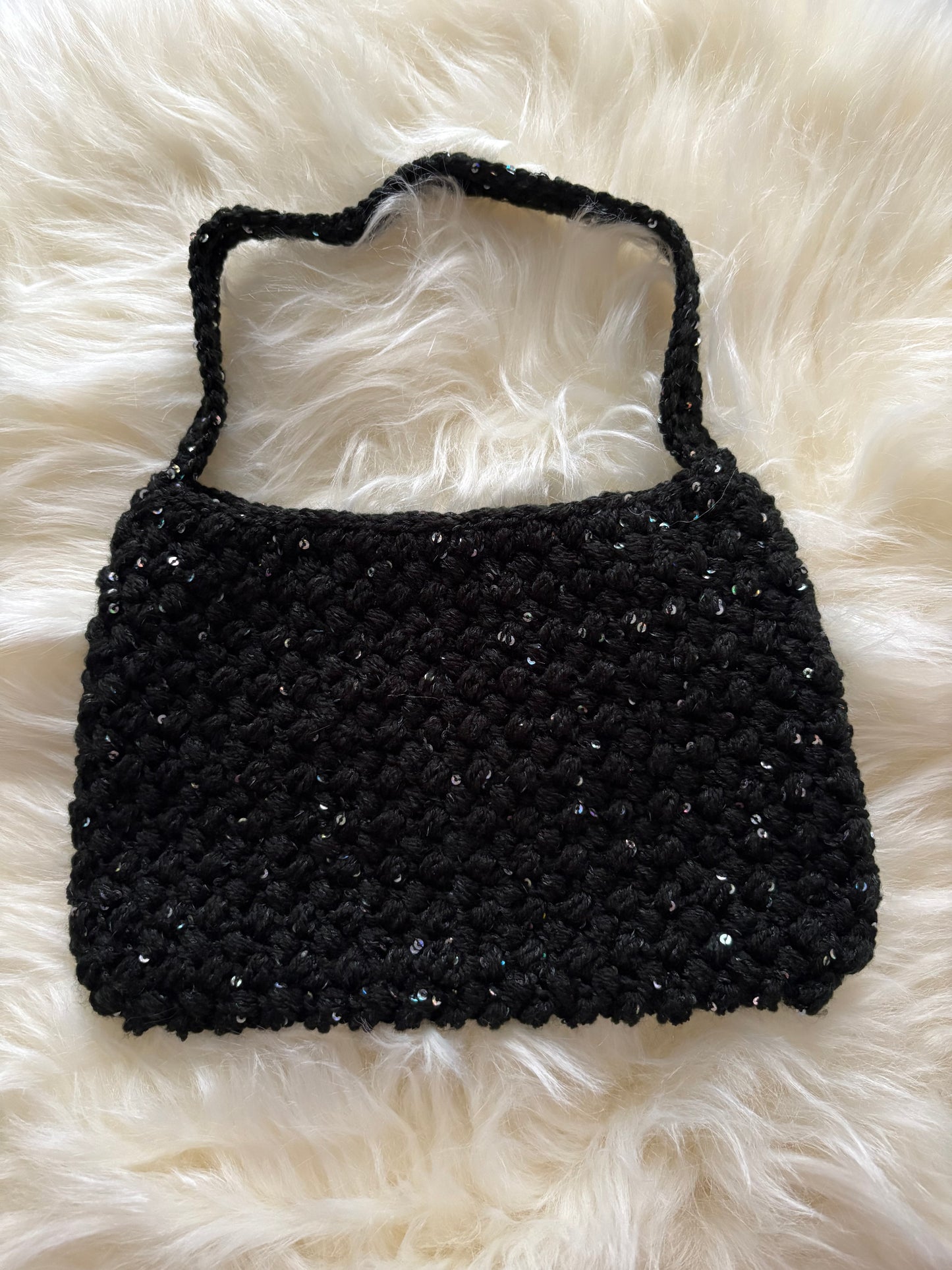 Crocheted Mini Shoulder bag in black with sequin